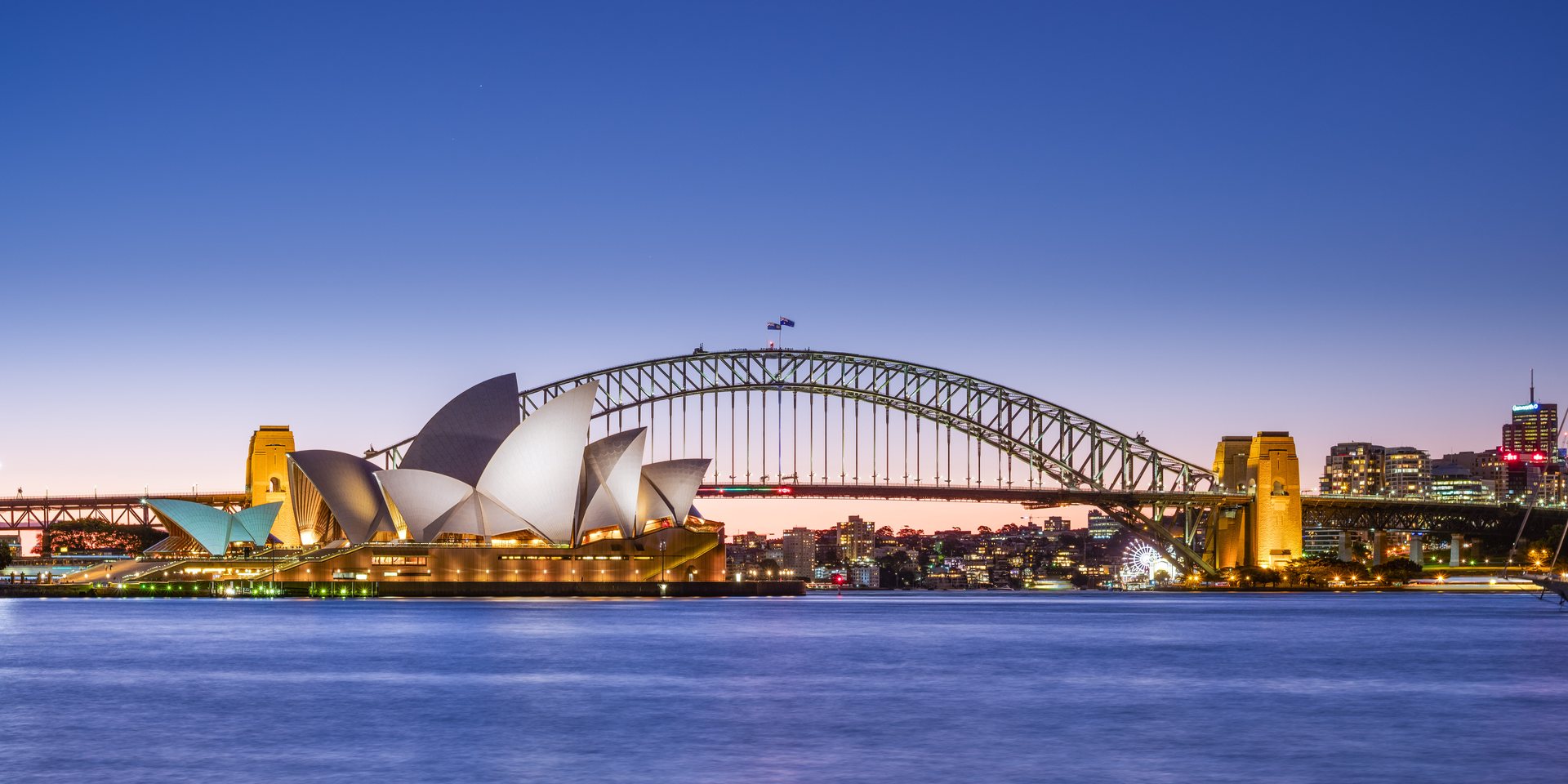Nhà hát Opera Sydney và Cầu Cảng Sydney lúc chạng vạng
